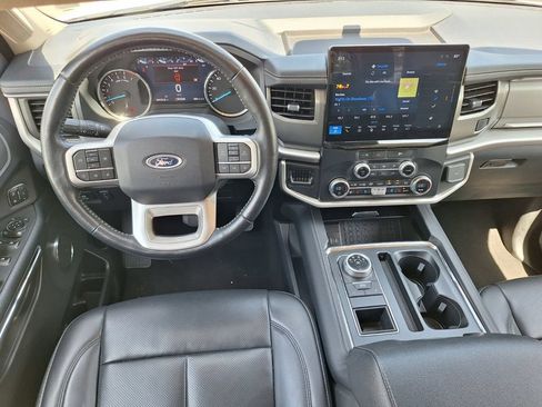 Used 2024 Ford Expedition XLT RWD image 11