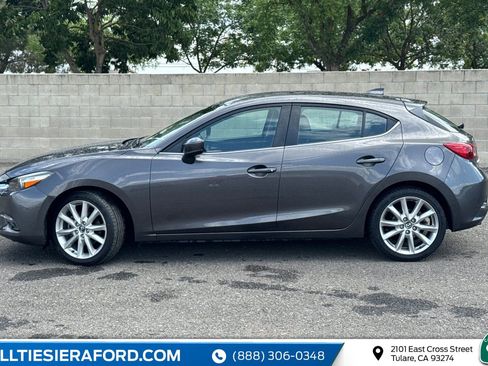 Used 2017 MAZDA MAZDA3 Grand Touring FWD image 8
