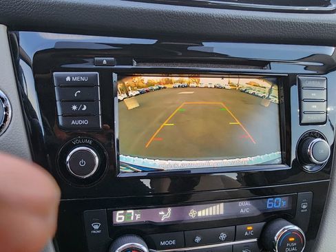 Used 2021 Nissan Rogue Sport SV image 15