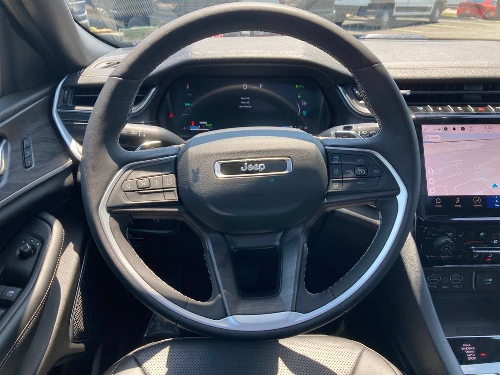New 2024 Jeep Grand Cherokee Limited 4xe w/ Luxury Tech Group II AWD/4WD image 15
