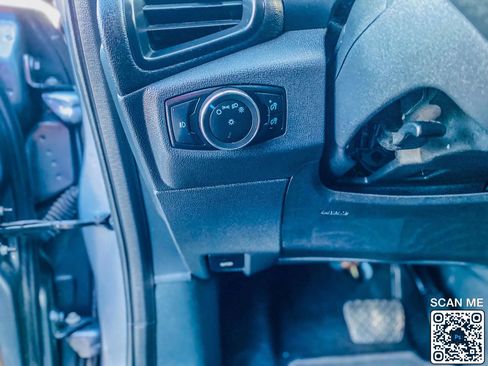 Used 2021 Ford EcoSport SE w/ SE Convenience Package image 17