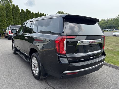 Used 2023 GMC Yukon XL SLT w/ SLT Premium Package AWD/4WD image 6