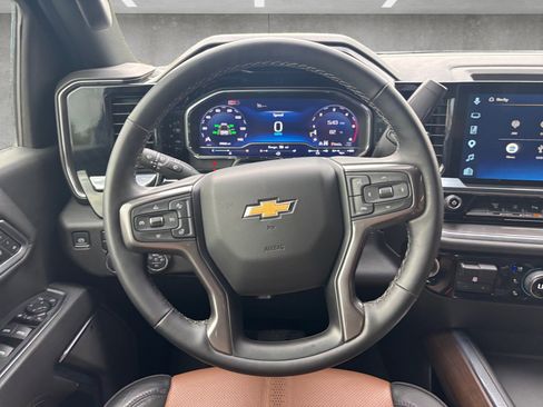 Used 2025 Chevrolet Silverado 2500 High Country AWD/4WD image 25