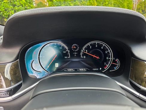 Used 2019 BMW 750i xDrive w/ Executive Package image 18