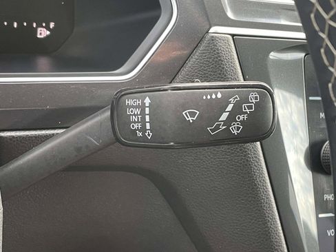 Certified 2023 Volkswagen Tiguan SE FWD image 21
