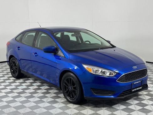 Used 2018 Ford Focus SE image 3