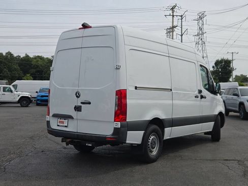 Used 2022 Mercedes-Benz Sprinter 2500 image 12