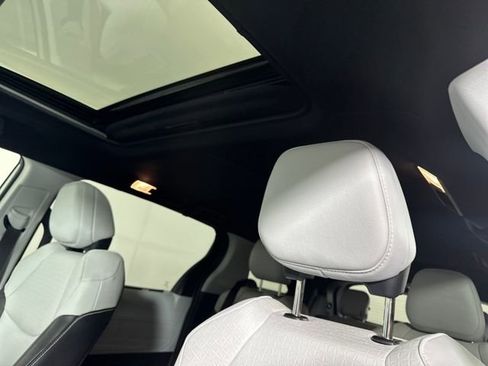 Used 2025 Toyota Sienna XSE w/ XSE Plus Package image 12