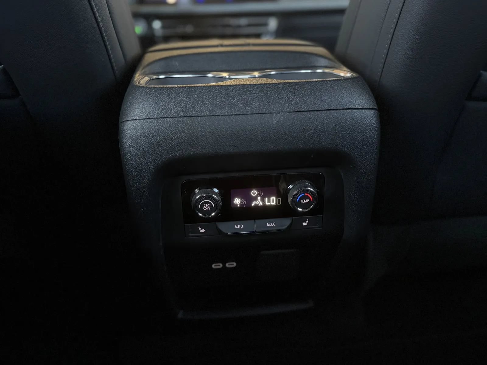 Used 2025 Chevrolet Traverse High Country w/ LPO, Floor Liner Package AWD/4WD image 43