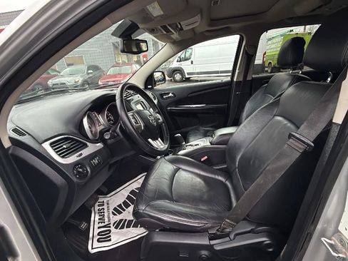 Used 2011 Dodge Journey Lux w/ Flexible Seating Group image 11