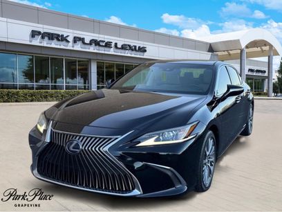 Used 2020 Lexus ES 300h w/ Premium Package