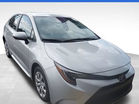 Used 2025 Toyota Corolla SE w/ Convenience Package FWD image 1