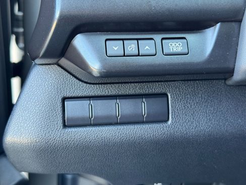 Used 2021 Lexus UX 200 image 16