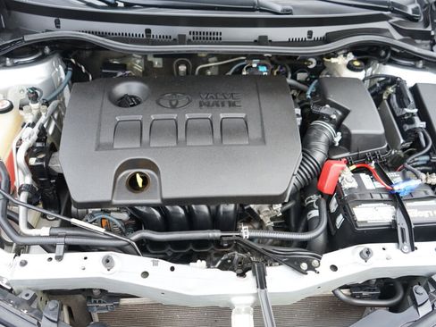 Used 2017 Toyota Corolla iM image 9