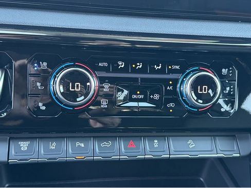 New 2026 GMC Sierra 2500 AT4 w/ AT4 Premium Plus Package image 21