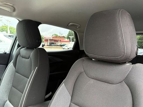 Used 2023 Chevrolet TrailBlazer LT w/ Convenience Package FWD image 19