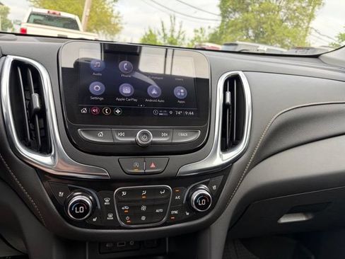 Used 2023 Chevrolet Equinox Premier FWD image 30