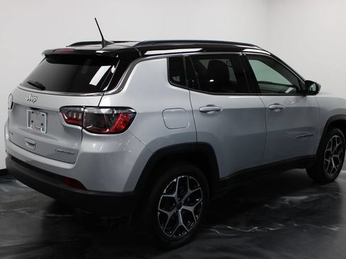 Used 2025 Jeep Compass Limited AWD/4WD image 25
