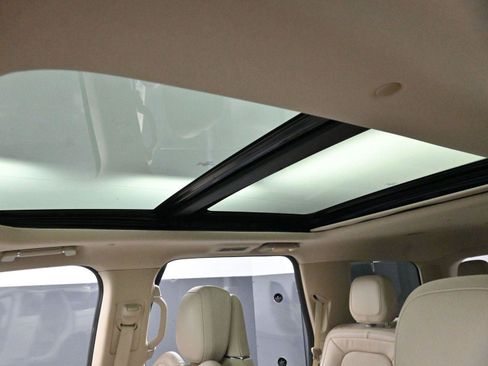 Used 2020 Lincoln Navigator Reserve w/ Luxury Package image 34