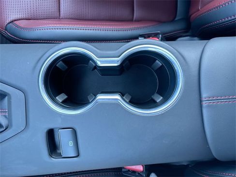 Used 2025 Ford Mustang GT Premium image 31