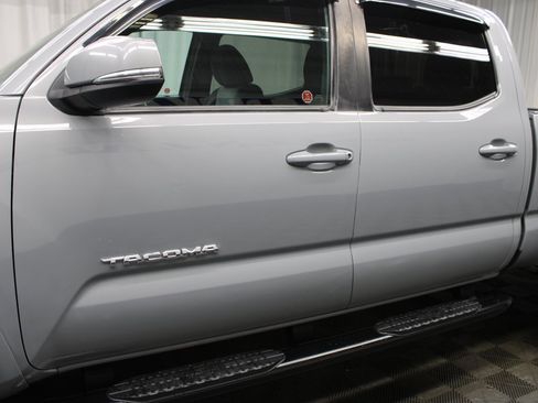 Used 2021 Toyota Tacoma TRD Sport image 36