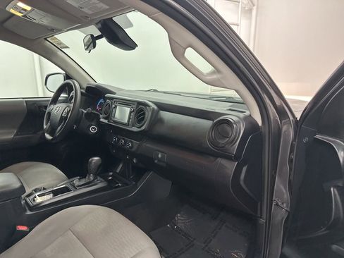Used 2019 Toyota Tacoma SR w/ SR Convenience Package image 25
