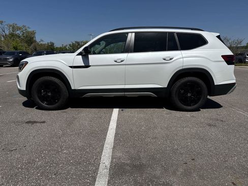 New 2026 Volkswagen Atlas Peak Edition AWD/4WD image 3