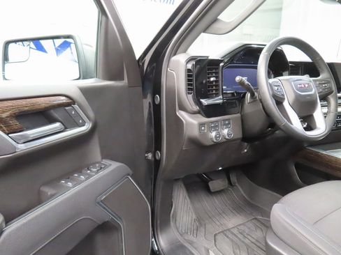 Used 2025 GMC Sierra 1500 Elevation image 47