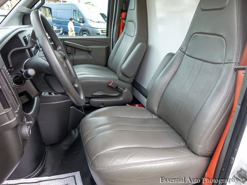 Used 2024 Chevrolet Express 3500 w/ Power Convenience Package RWD image 8