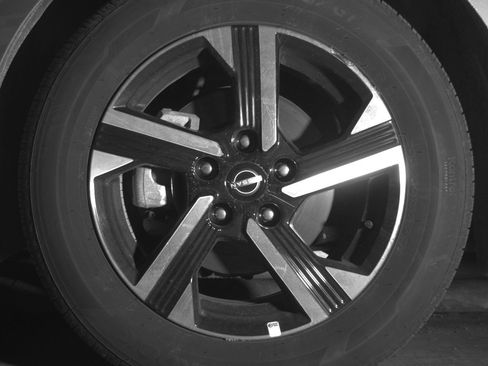 Used 2025 Nissan Sentra SV FWD image 12