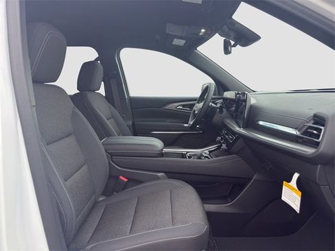 New 2026 Chevrolet Traverse LT w/ Driver Confidence Package image 16