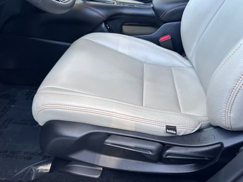 Used 2025 Honda HR-V Sport image 15