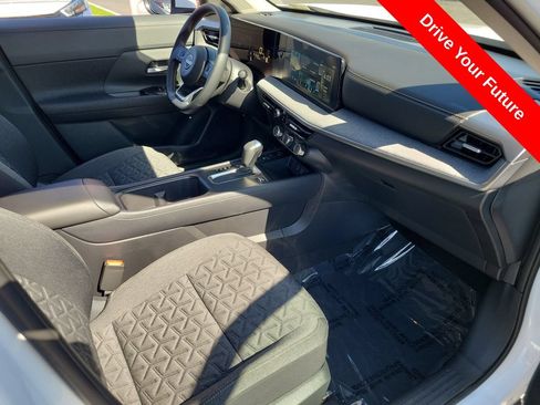 Used 2025 Nissan Kicks SV FWD image 19