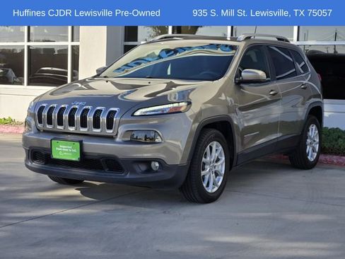 Certified 2017 Jeep Cherokee Latitude w/ Safety/Convenience Group image 3