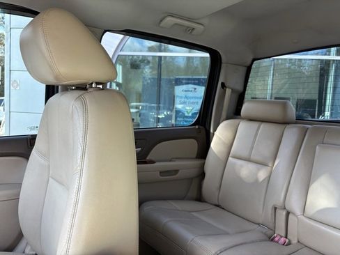 Used 2014 Chevrolet Silverado 2500 LTZ w/ LTZ Plus Package image 16