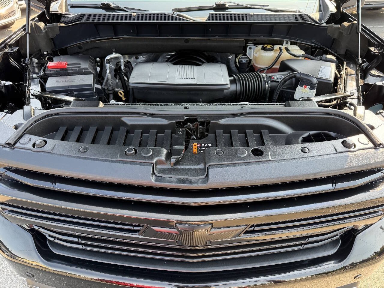 Used 2019 Chevrolet Silverado 1500 High Country w/ High Country Premium Package AWD/4WD image 16