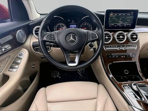 Used 2017 Mercedes-Benz GLC 300 4MATIC image 5
