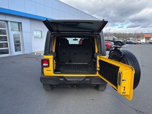 Used 2021 Jeep Wrangler Unlimited Sport image 17