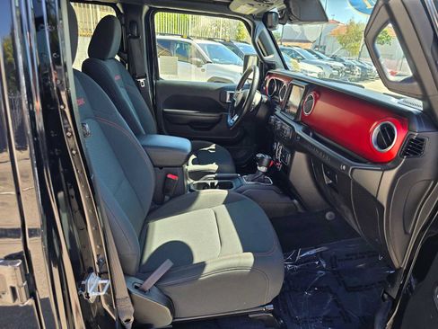 Used 2021 Jeep Wrangler Unlimited Rubicon AWD/4WD image 12