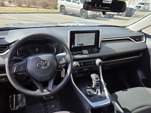 Used 2025 Toyota RAV4 LE image 9