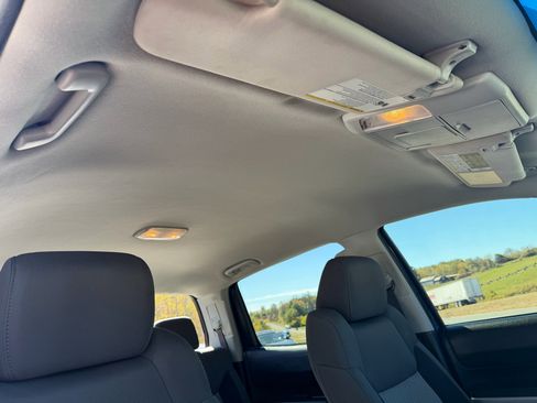 Used 2015 Toyota Tundra SR5 w/ TRD Off Road Package image 28