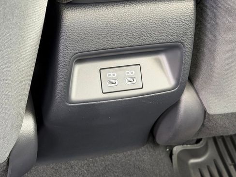 Used 2023 Toyota Corolla LE FWD image 8