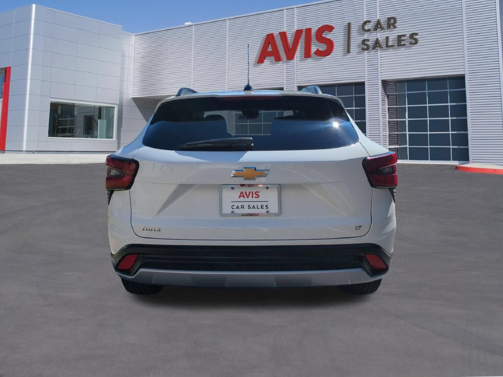Used 2026 Chevrolet Trax LT FWD image 6