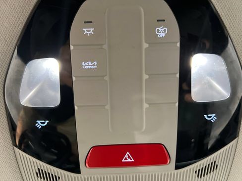 Used 2025 Kia K4 FWD image 61