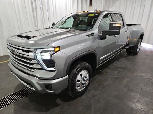 Certified 2024 Chevrolet Silverado 3500 High Country w/ High Country Premium Package image 36