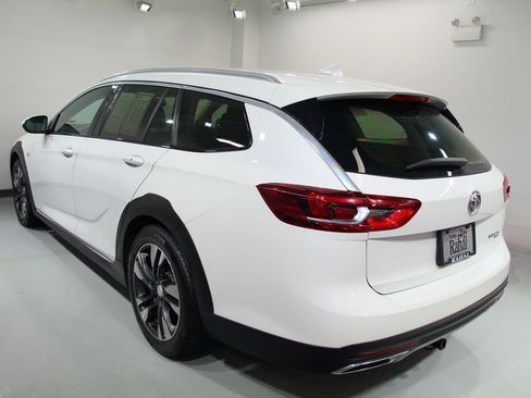 Used 2020 Buick Regal Preferred w/ Sights and Sounds Package AWD/4WD image 15