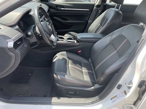 Used 2025 Nissan Altima 2.5 SR FWD image 16