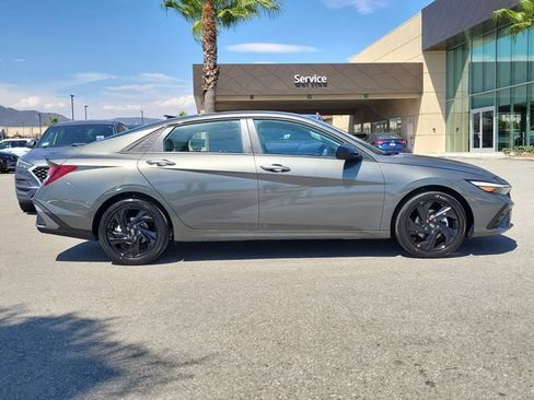 New 2026 Hyundai Elantra SEL Sport FWD image 31