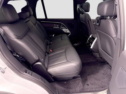 New 2026 Land Rover Range Rover Long Wheelbase SE image 21