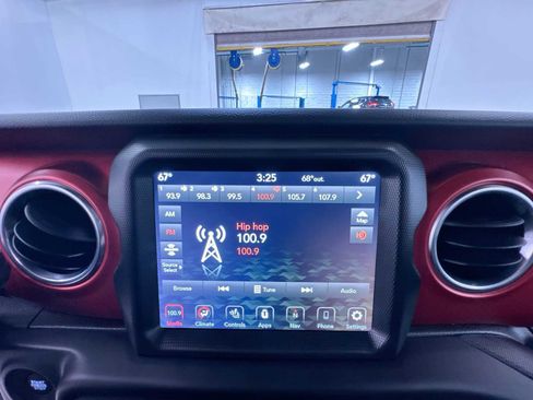 Used 2023 Jeep Gladiator Rubicon w/ LED Lighting Group AWD/4WD image 26
